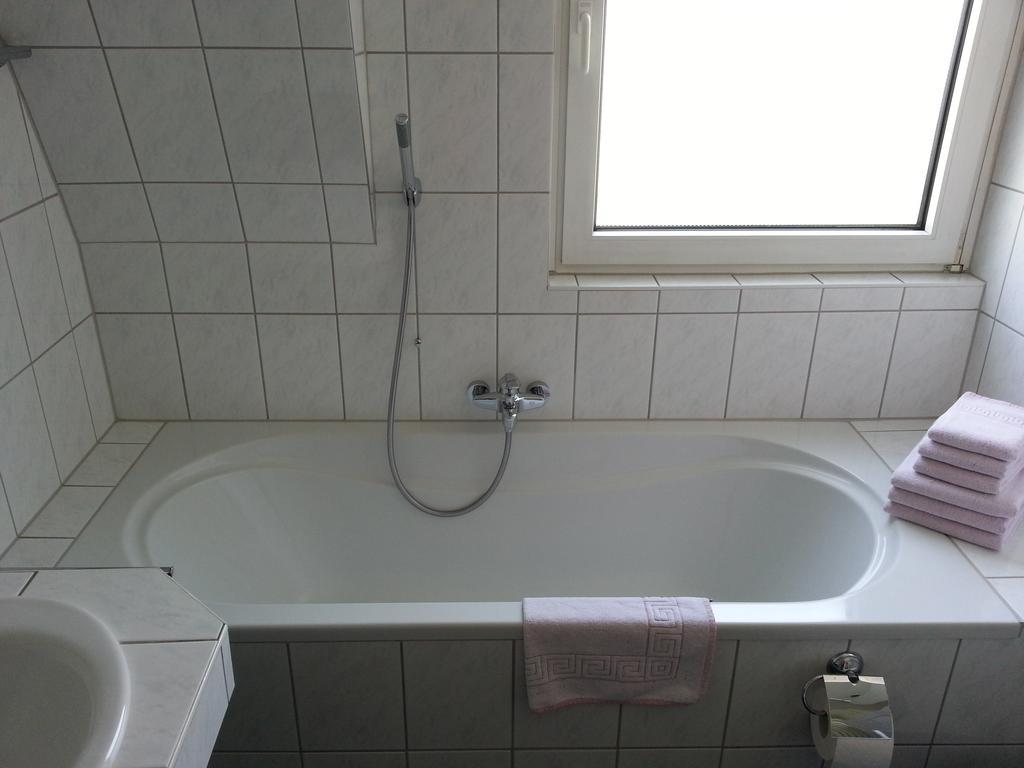 Ferienwohnung Weber-Rolinger Andernach Ruang foto