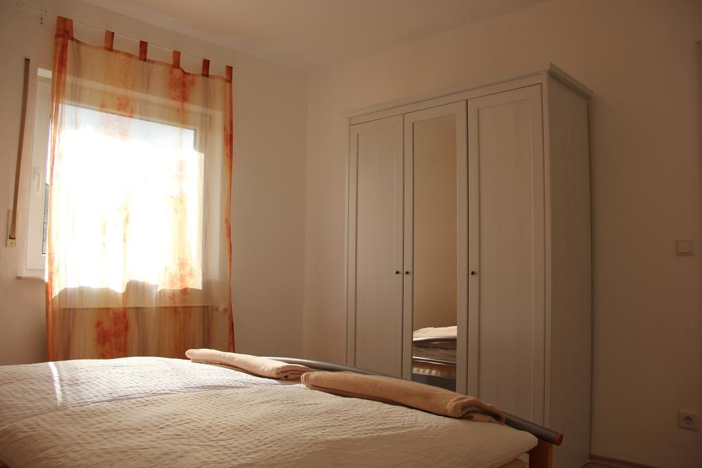 Ferienwohnung Weber-Rolinger Andernach Ruang foto